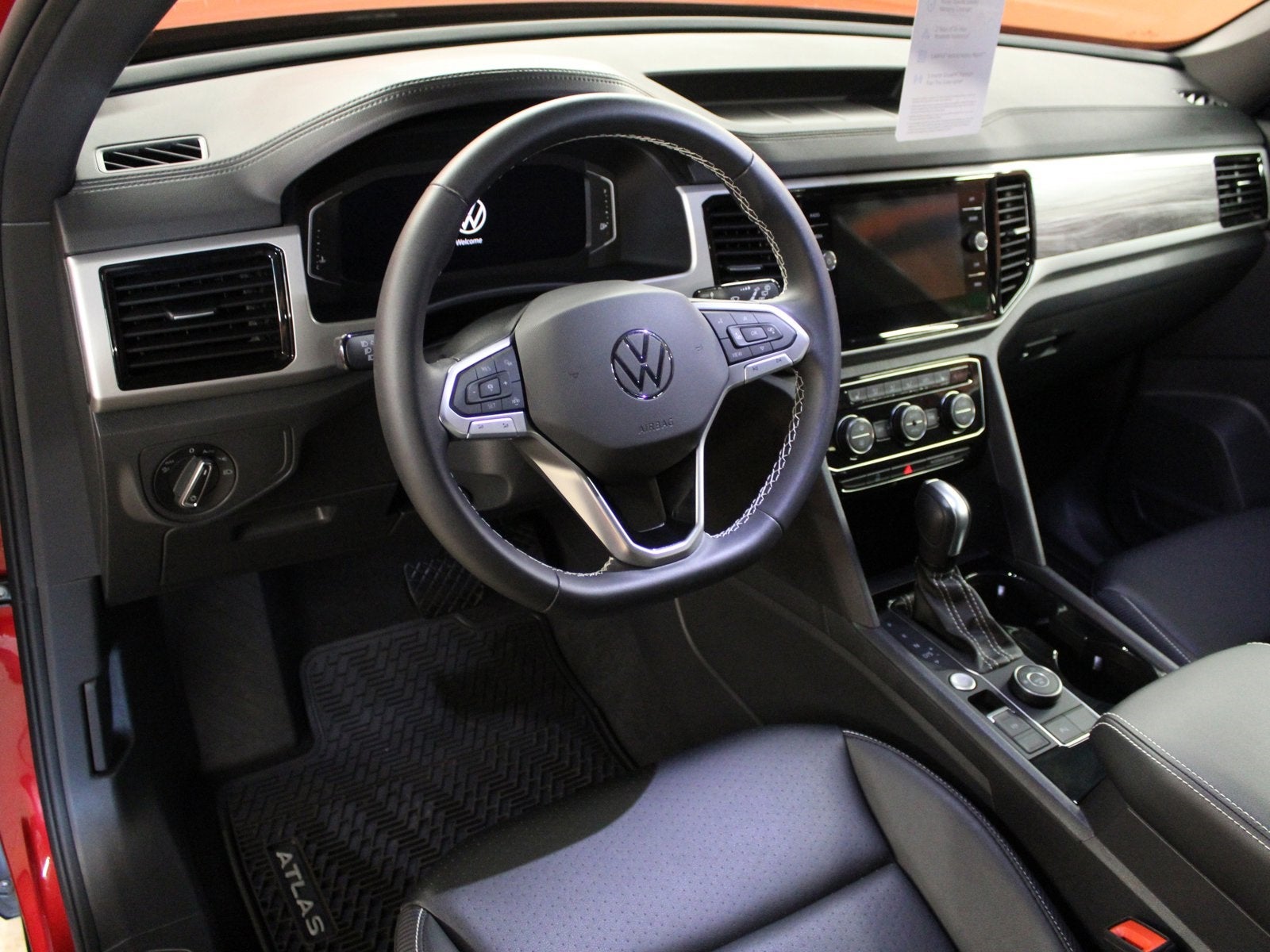 2023 Volkswagen Atlas Cross Sport SE with Technology